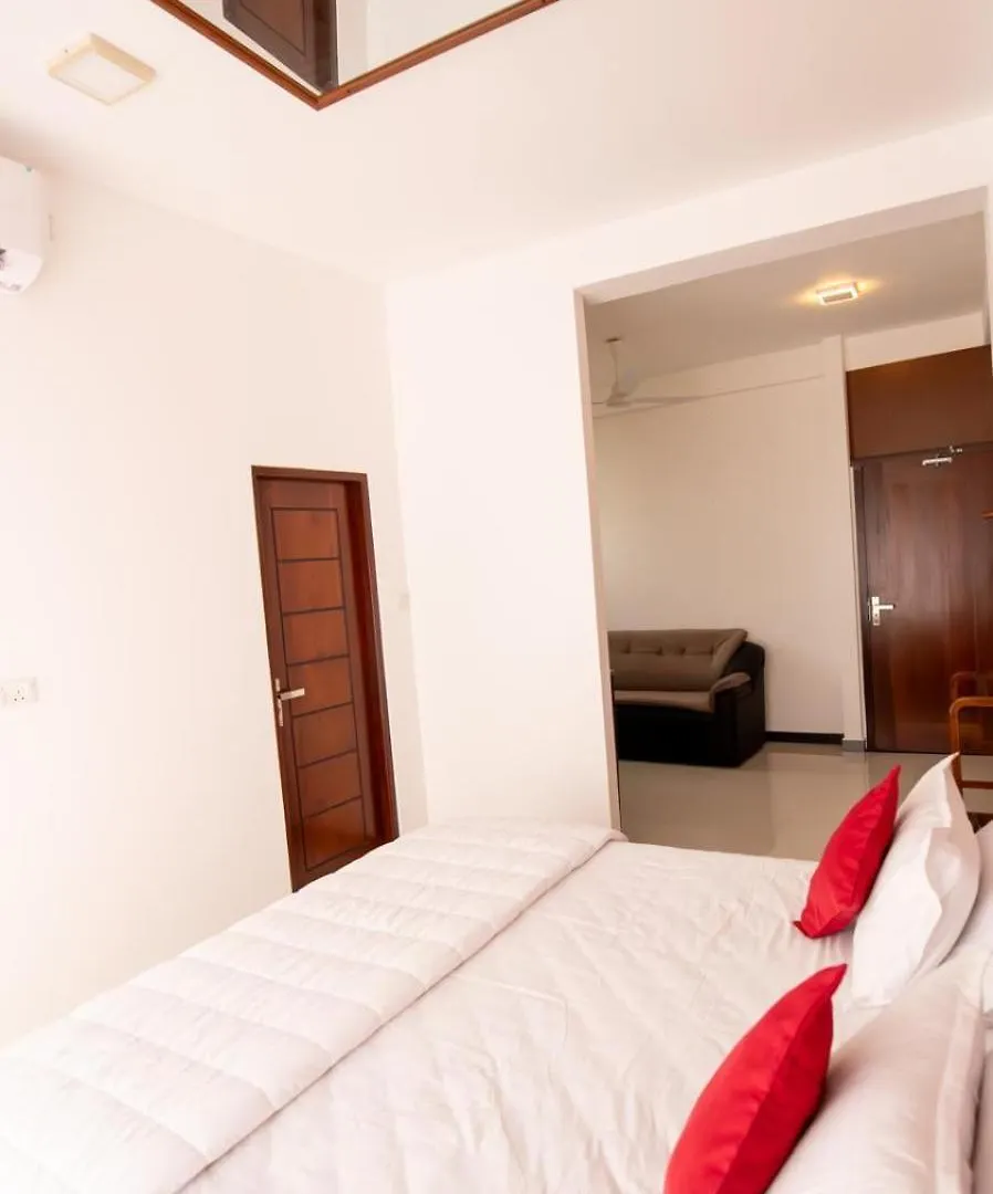 Airport Transit Hotel Negombo 3*,