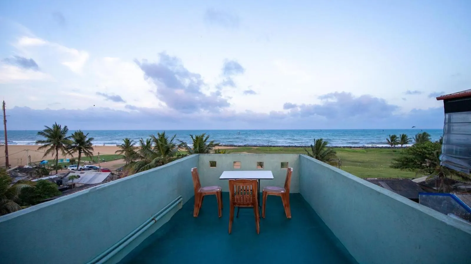Airport Transit Hotel Negombo 3*,