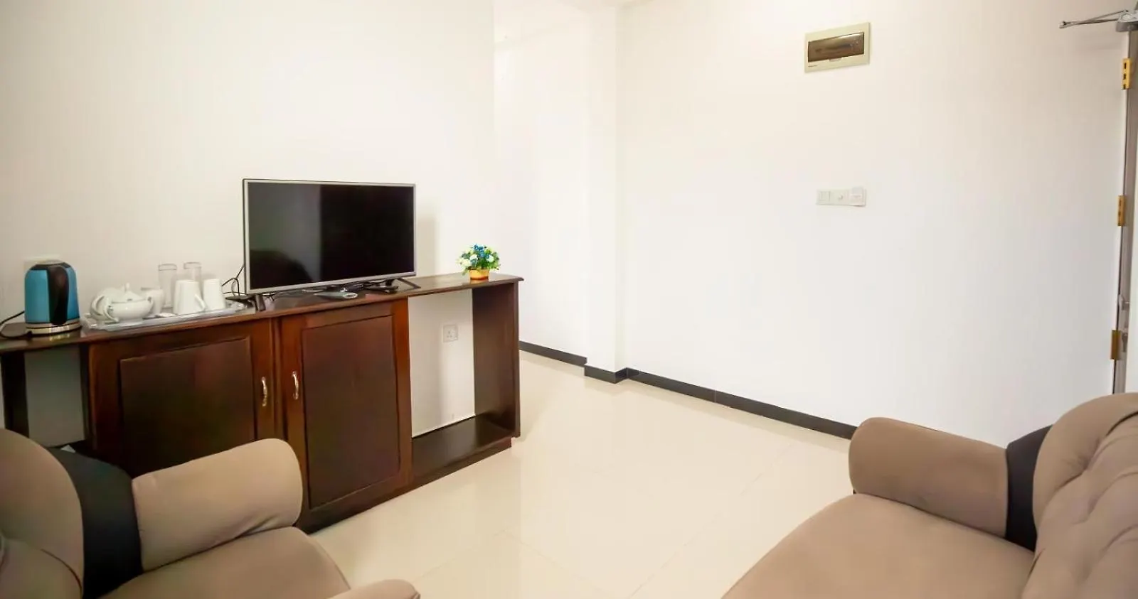 Airport Transit Hotel Negombo 3*,